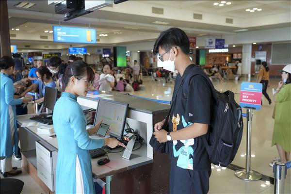 Niềng răng có đi máy bay được không? những điều cần lưu ý Niềng răng có đi máy bay được không? những điều cần lưu ý