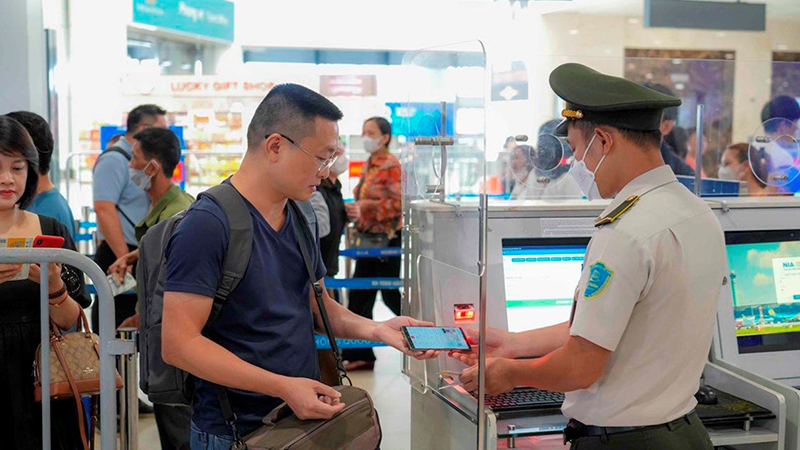 Niềng răng có đi máy bay được không? những điều cần lưu ý Niềng răng có đi máy bay được không? những điều cần lưu ý
