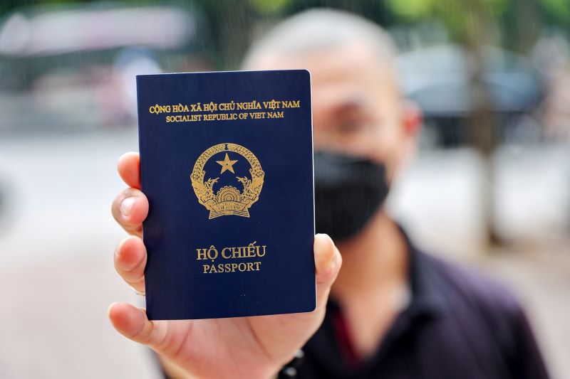 CCCD và hộ chiếu người cao tuổi CCCD và hộ chiếu người cao tuổi