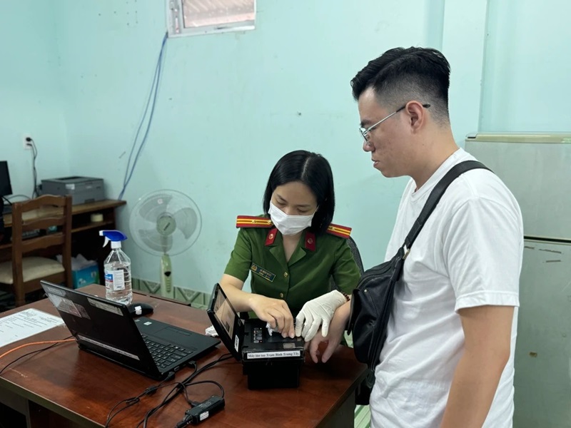 Làm CCCD tại nơi tạm trú